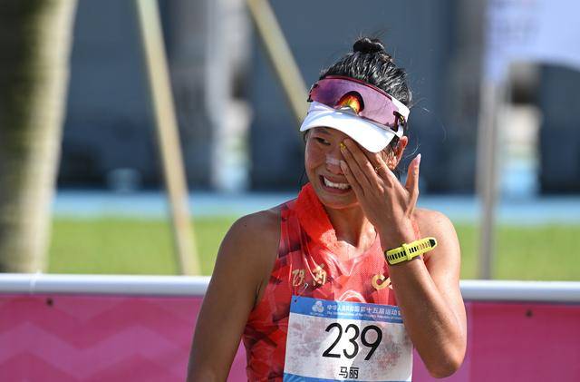 全运会丨女子20公里竞走决赛：杨家玉率先冲线